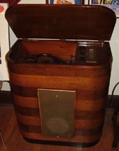 Farnsworth Console Radio-Phono, open
