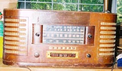 GE J-61 Radio, Front