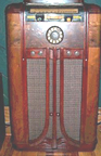 The Silvertone Model 4687 Console Radio [ca 1939]