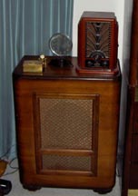 1940s Waterfall Speaker