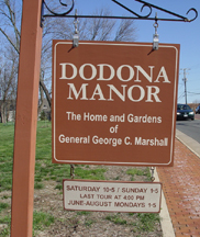 Sign in front of Dodona Manor