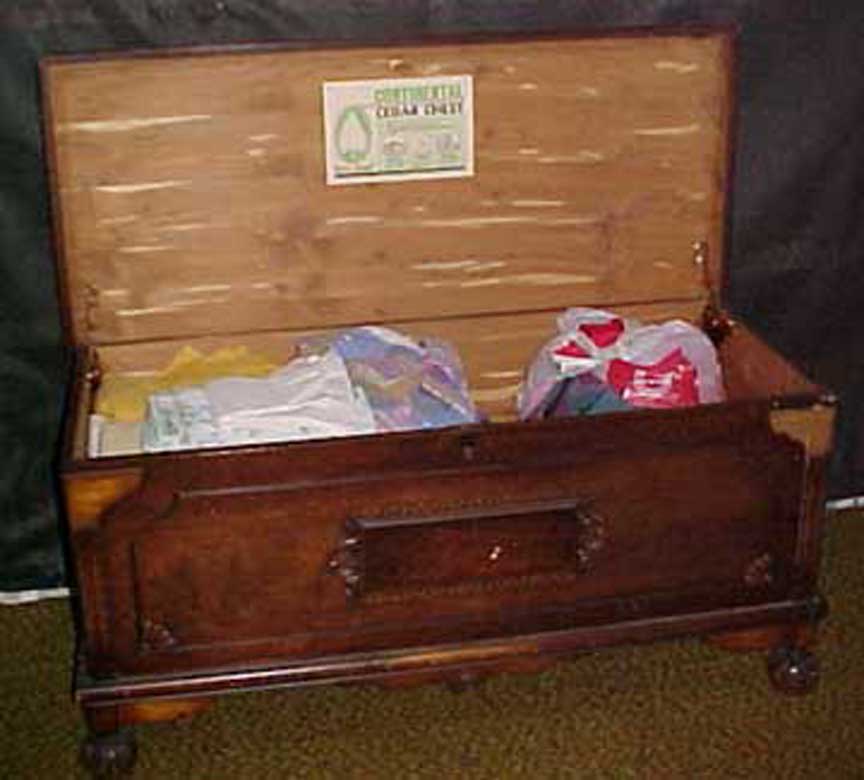 Continental cedar Chest Chest, open
