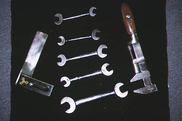 vintage tools manner