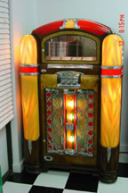Wurlitzer Model 800 Jukebox - Front